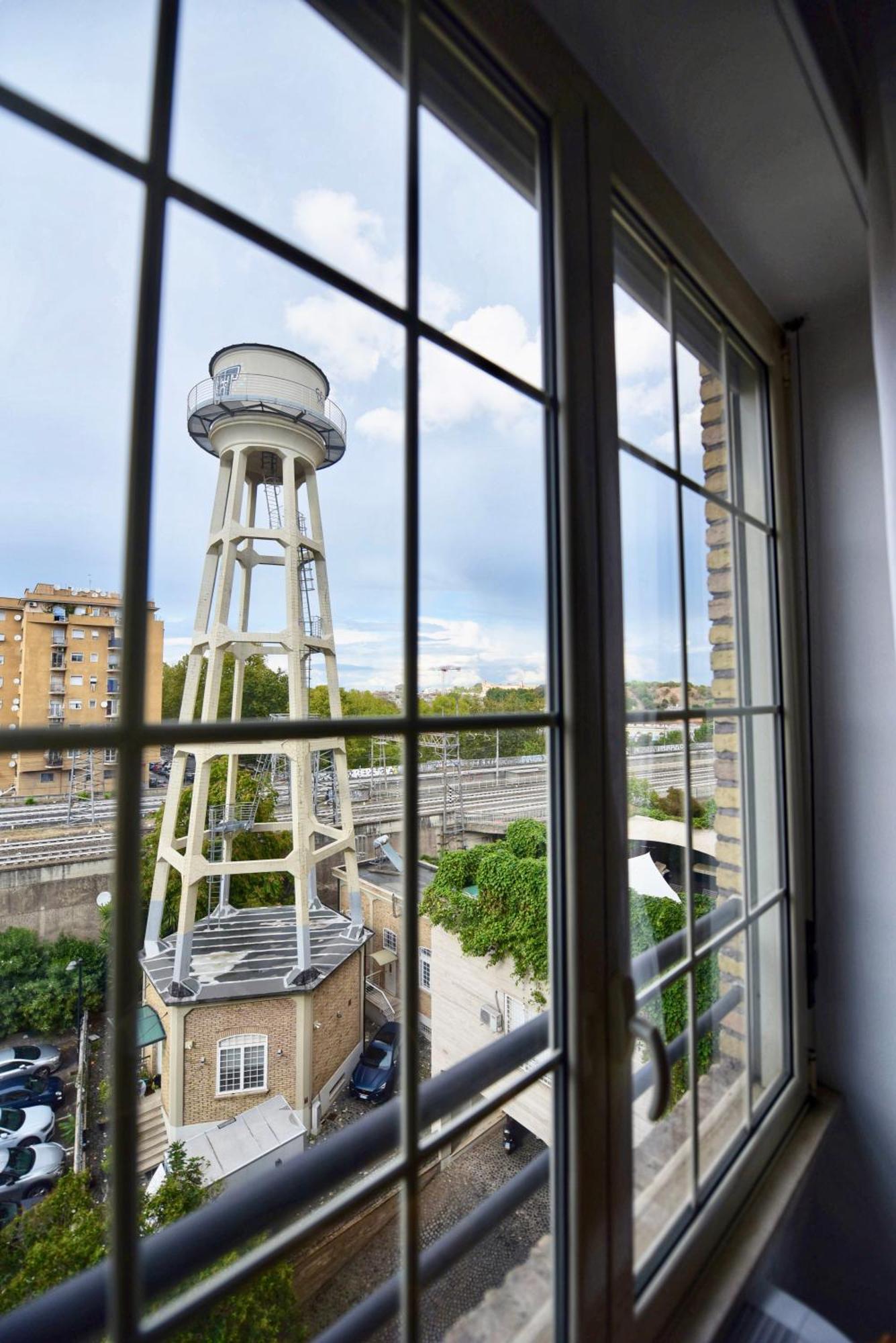 Industrial Loft Trastevere Station Rome Bagian luar foto